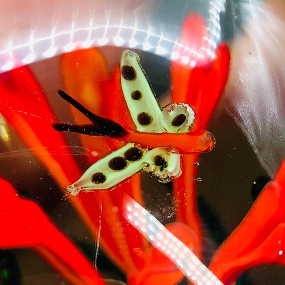 Vintage Art Glass Butterfly and Flower Paperweight Midcentury Light Academia - Picture 7 of 11